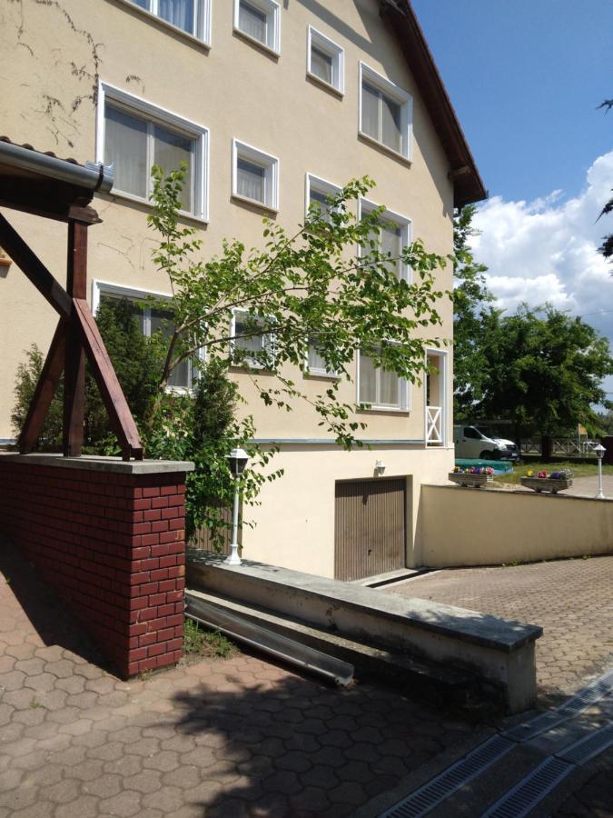 Francoise Szallo Balatonlelle Ngoại thất bức ảnh