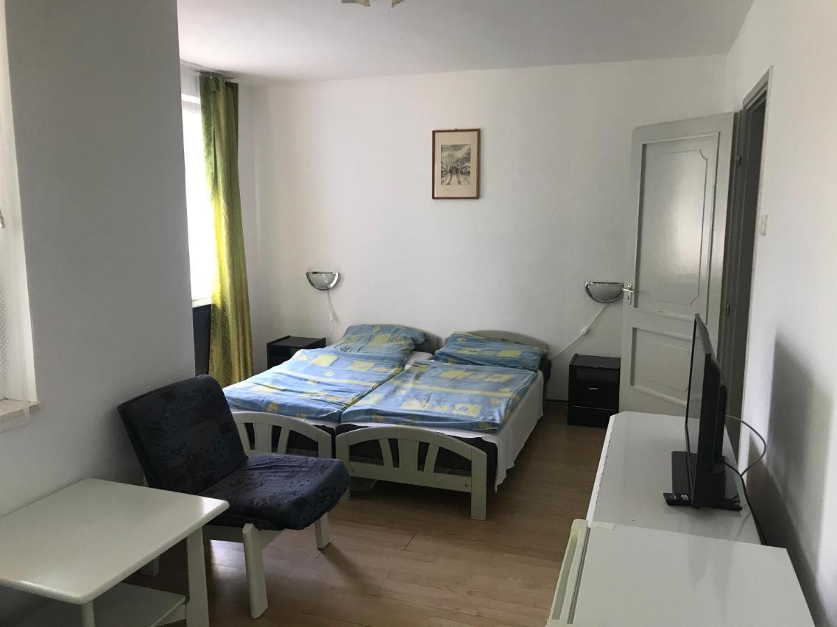 Francoise Szallo Balatonlelle Ngoại thất bức ảnh